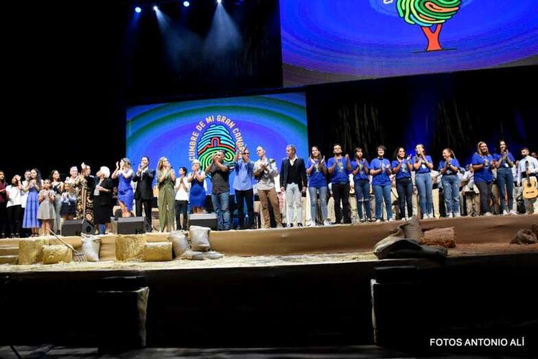 Momento del emotivo encuentro (Foto TA)